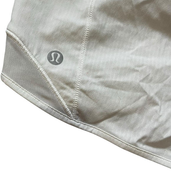 Lululemon athletica White Hottie Hot High-Rise Lined Shorts EUC 4 - Picture 5 of 8
